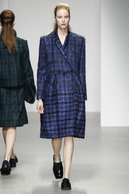 Quirine Engel shows London Fall 2014 J.JS Lee